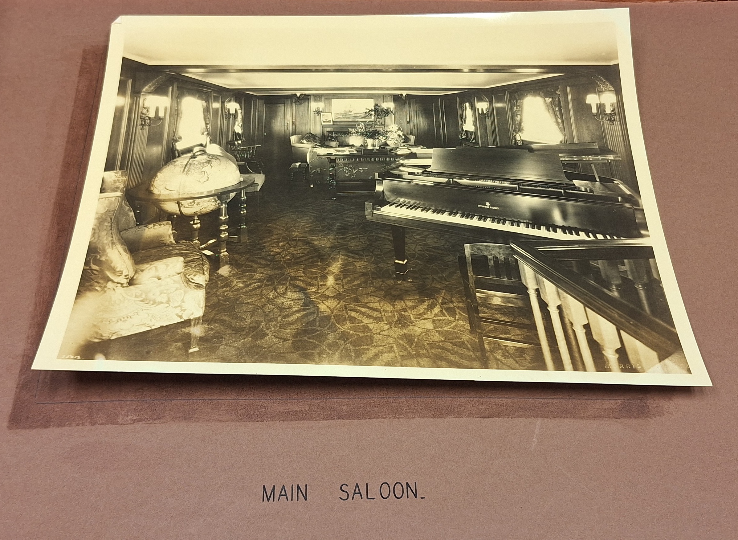 saloon room