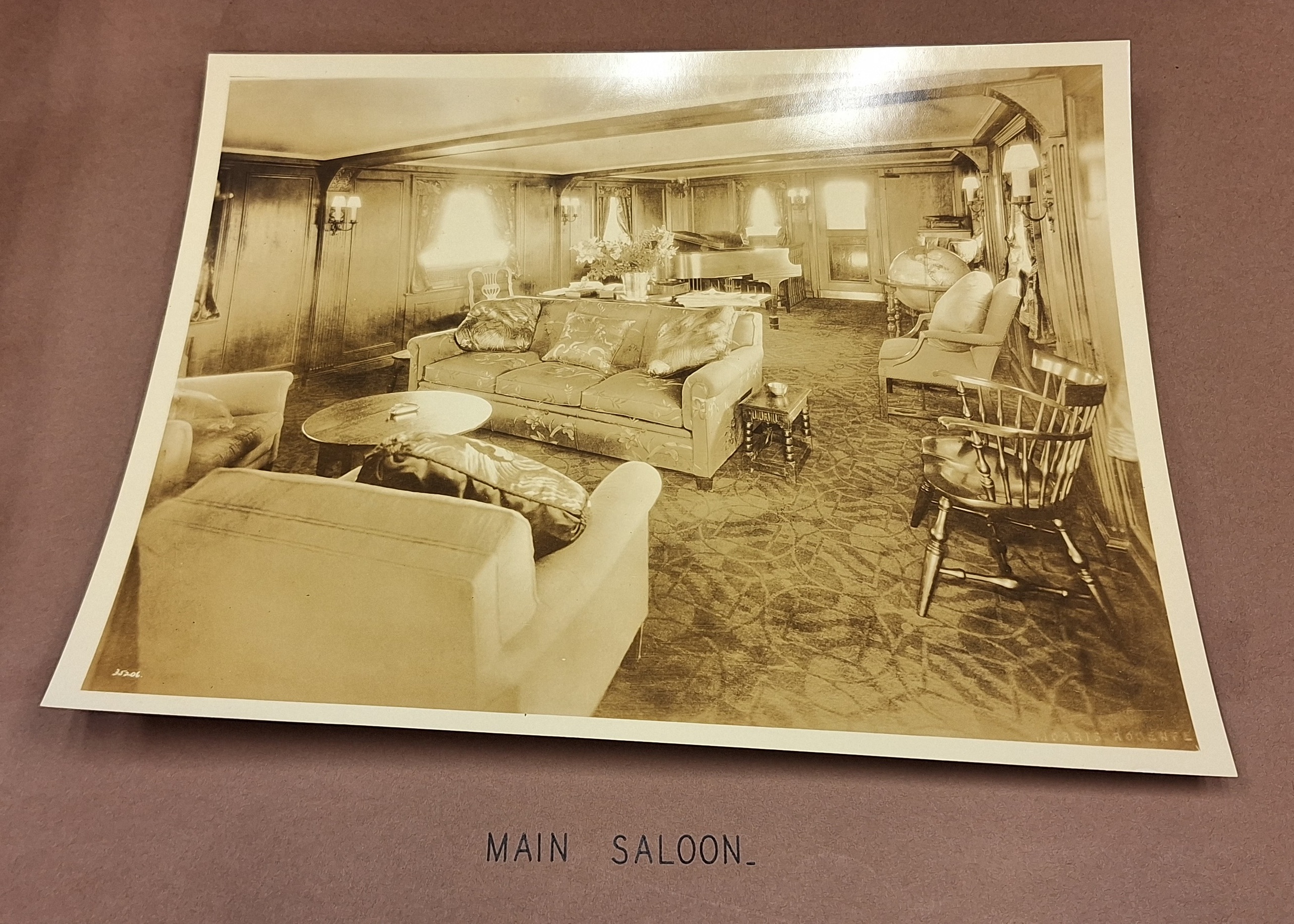 saloon room